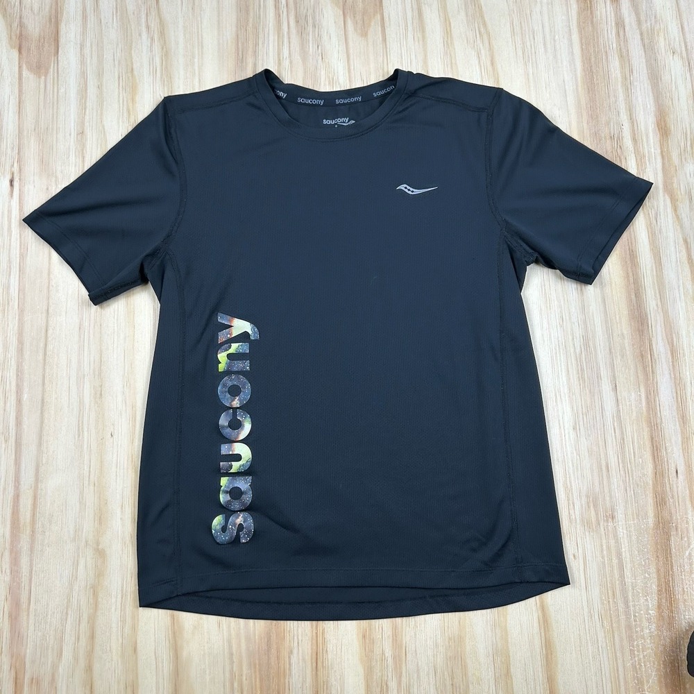 Saucony Men's Graphic Short Sleeve Running Shirt Black Small